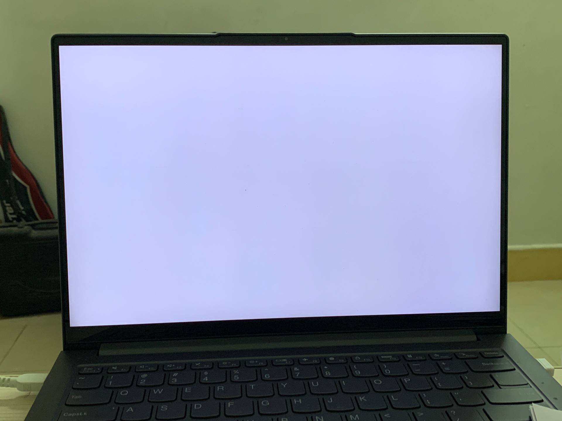 Дилемма белого ЖК-экрана? Трехэтапный метод устранения неполадок CNK обеспечивает эффективное решение!