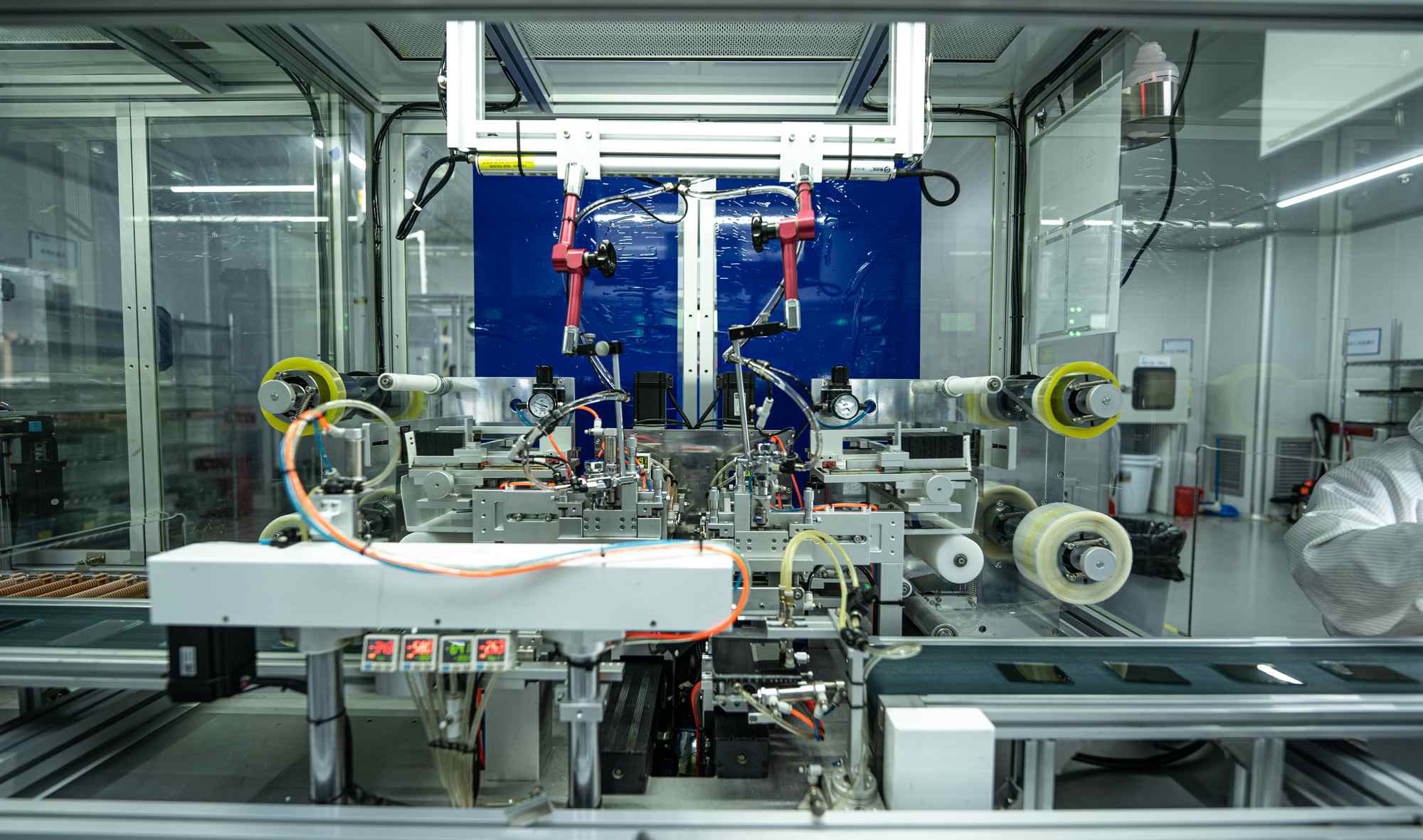 Точное выравнивание и сборка ячеек: анализ процессов нанесения ПИ-покрытия и трения при производстве ЖК-дисплеев